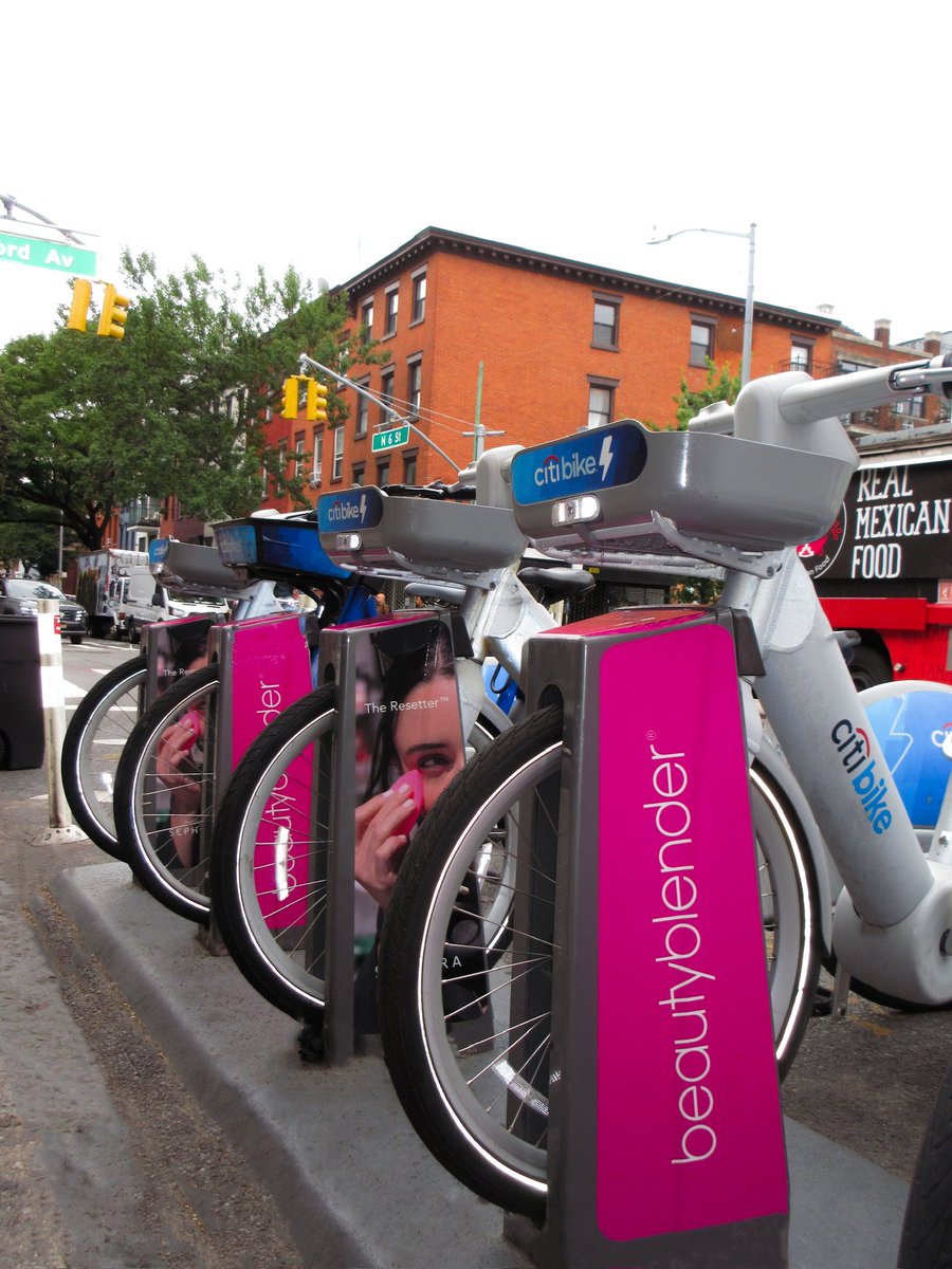 intersection_co's tweet photo. Brands that become part of everyday life become part of everyday conversations.

@beautyblender's @CitiBikeNYC  activation shows the power of meeting people where they are. By integrating the brand into New Yorkers’ daily routines, the campaign became part of the city’s rhythm, not just another advertisement.