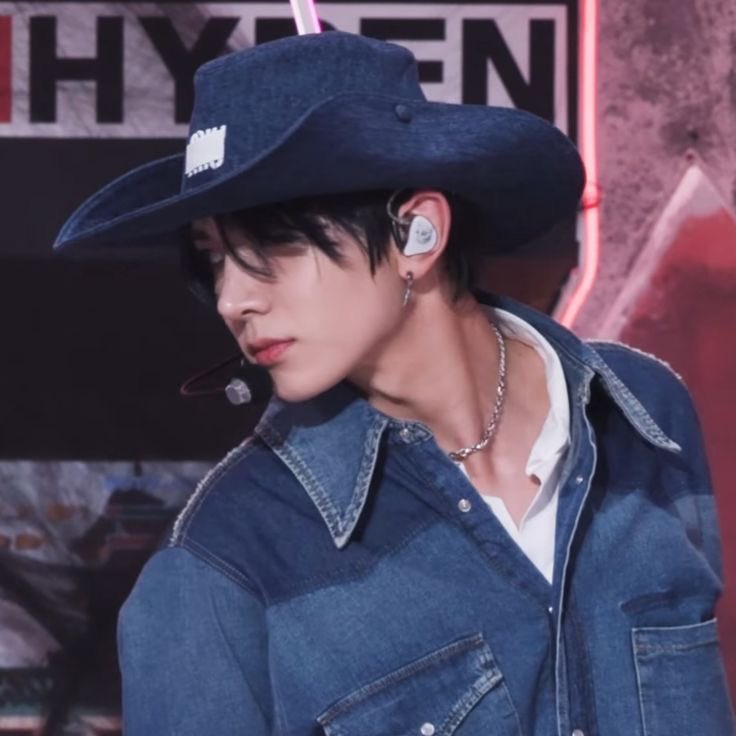 hisdawgs's tweet photo. นี่ชอบฮีซึง denim มากน้ะ สักสิด อันดับหนึ่ง ปรุงจืด ใส่แค่ยีนส์เฉย ๆ ก้อหล่อ https://t.co/oHxRWO73px
