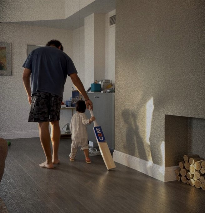 SelflessCricket's tweet photo. Mom: "We won't force him into anything."

Meanwhile, Dad's expectations when his son starts walking. 😭 https://t.co/zwTJpDu0Tj