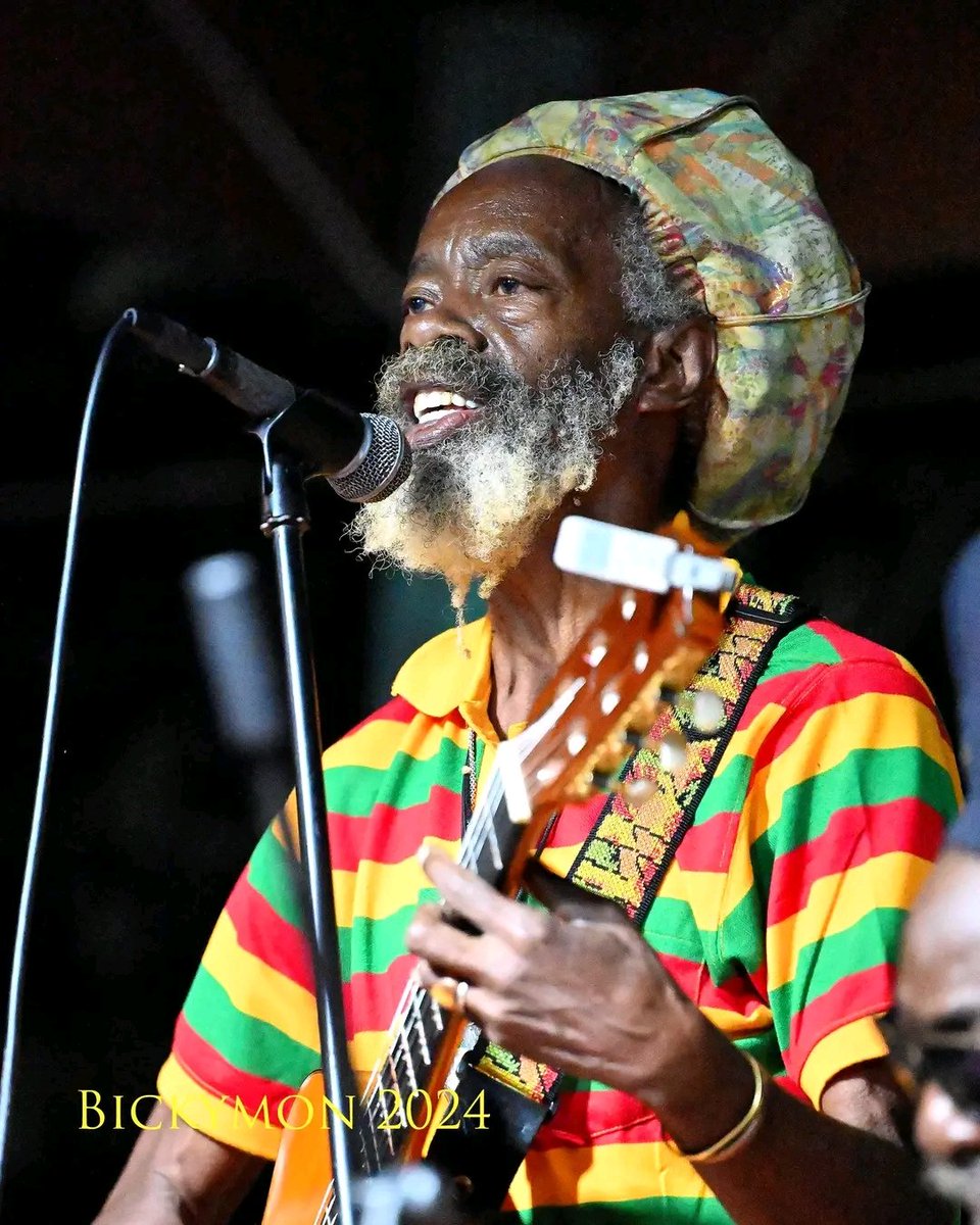 Jah_Ciple's tweet photo. Happy Earthstrong to the Maestro and Cultural Icon EARL CHINNA SMITH.. ❤❤🎸 More Life ❤

*August 6, 1955 ❤❤🎸

#bobmarleyandthewailers #soulsyndicate #theaggrovators #theupsetters #Innadeyard https://t.co/C6cVVNBm9j