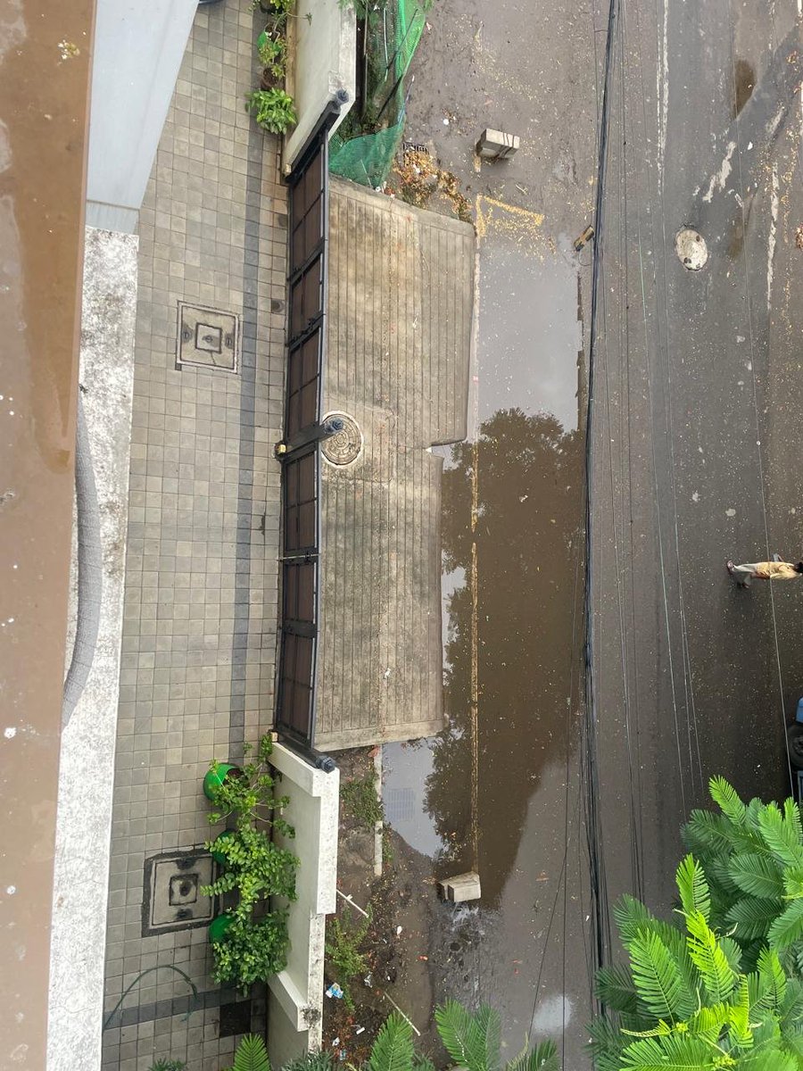 mano7867's tweet photo. @chennaicorp Rain water stagnation Photos taken today morning
Time : 06:20 AM
Date : 06/08/2026
Location : 1st Main Road East 
Shenoy Nagar East 
Chennai - 600 030.
Kindly resolve this rain water stagnation permanently https://t.co/QCgwKjP3Jz