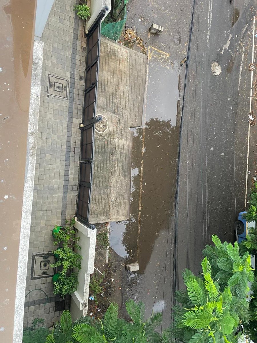 mano7867's tweet photo. @chennaicorp Rain water stagnation Photos taken today morning
Time : 06:20 AM
Date : 06/08/2026
Location : 1st Main Road East 
Shenoy Nagar East 
Chennai - 600 030.
Kindly resolve this rain water stagnation permanently https://t.co/QCgwKjP3Jz