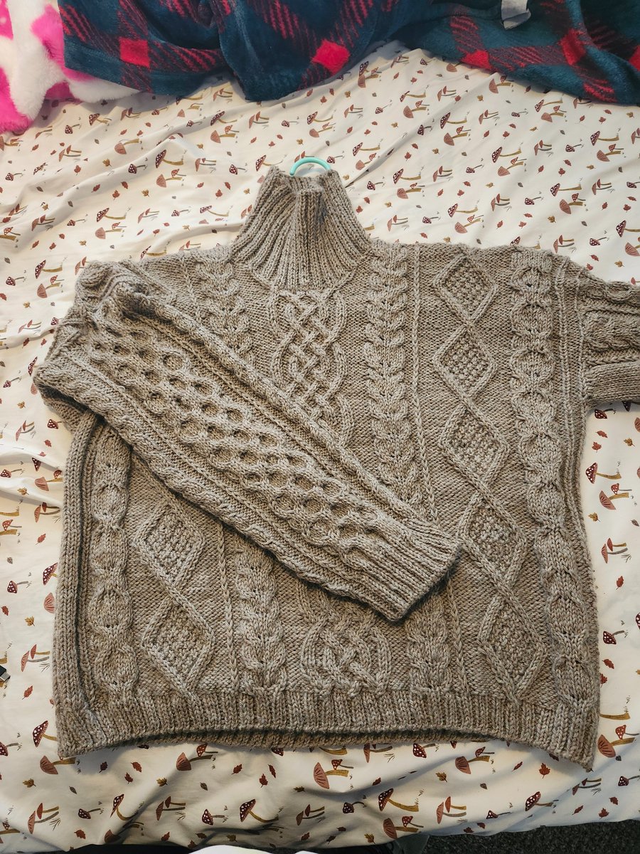 purpleclingwrap's tweet photo. @NickPeppermint @unitNo3113 I took up knitting and sewing for this reason. I want something real after spending hours on something. I want the small bragging rights that come with creation. 
Pic related is a recreation of the cable sweater fr9m the house of gucci movie i made for a friends birthday https://t.co/z4I6fTTHw9