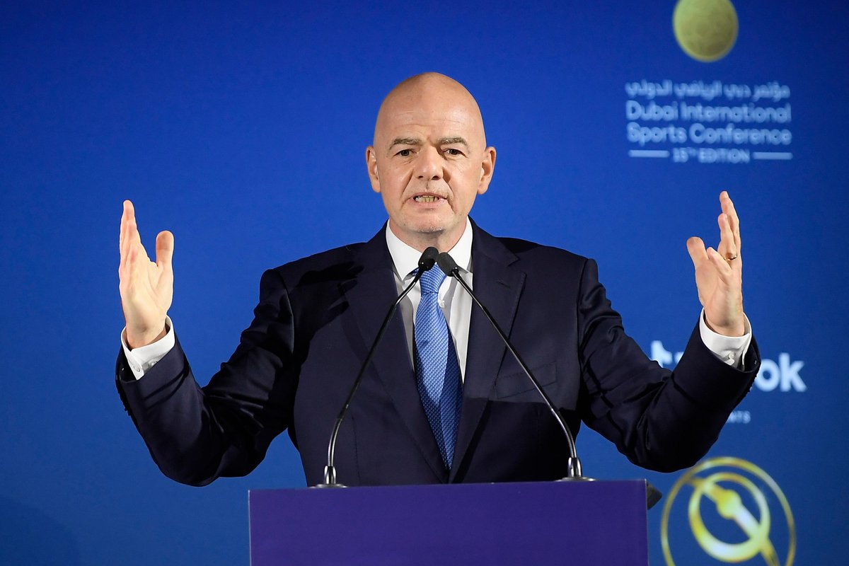 tempoweb's tweet photo. #Calcio, il retroscena che rimette nei guai #Infantino. Ecco l'accordo segreto tra #FIFA e #Superlega 

https://t.co/LJFq3WWvYr https://t.co/b4g9se1fnC
