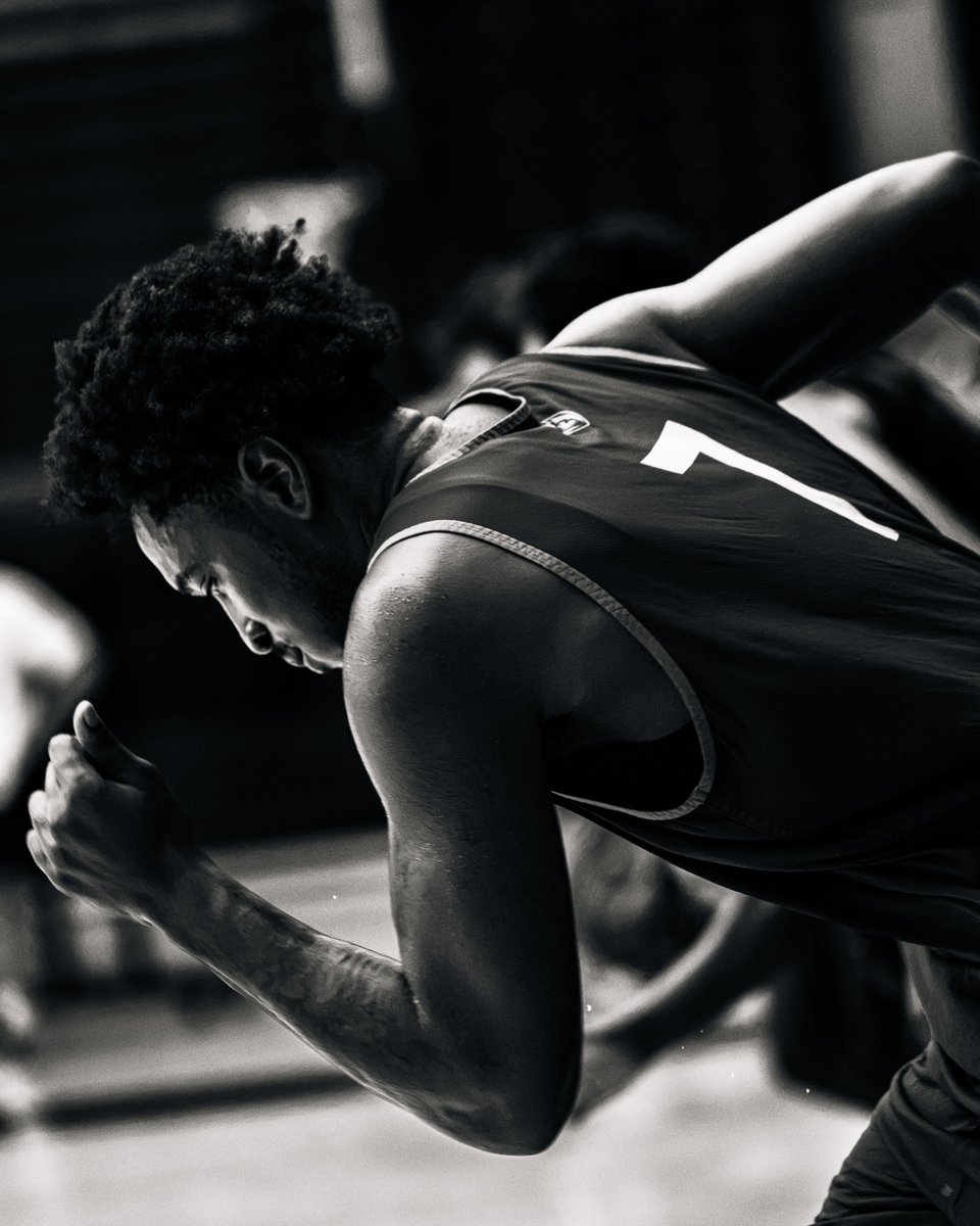 DePaulHoops tweet picture