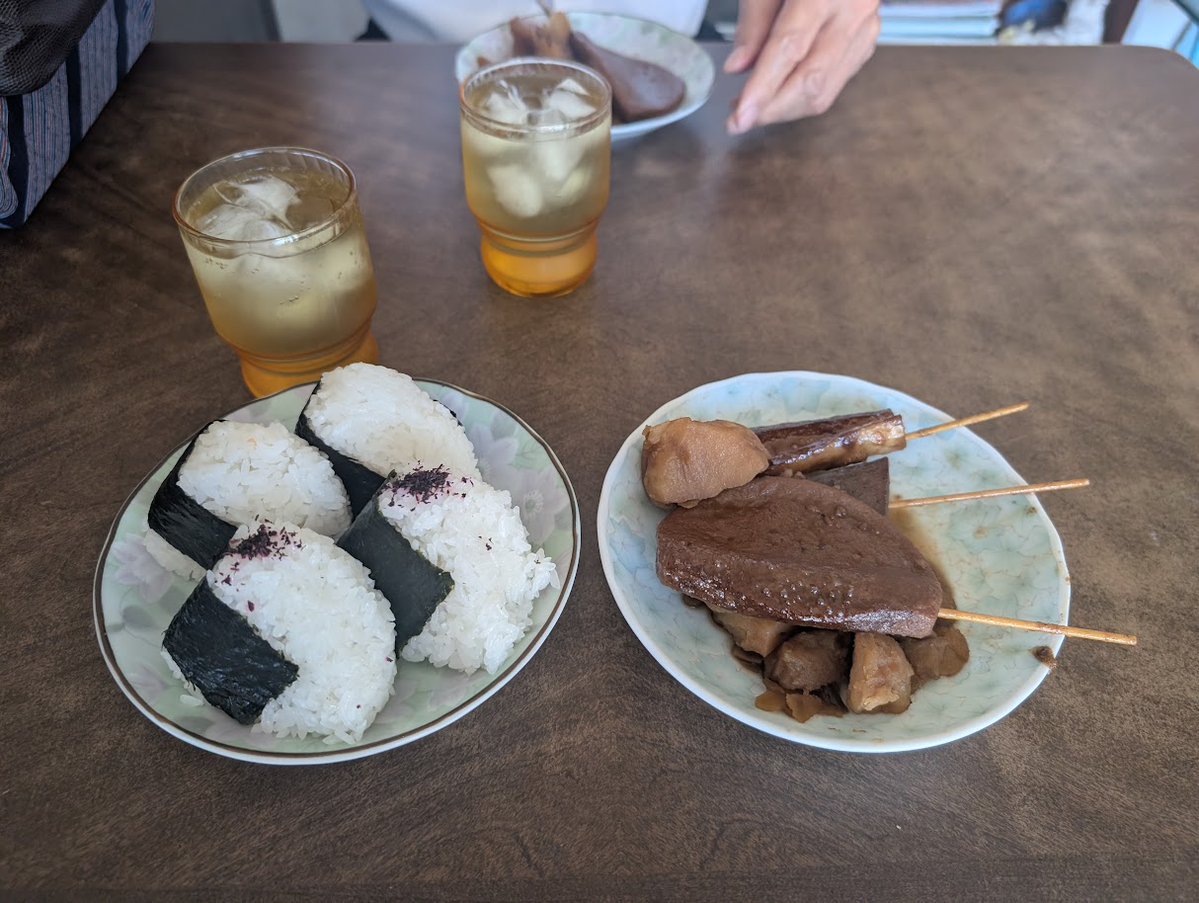 gonagashima's tweet photo. 8/5は #公明党静岡県本部 の #政策要望懇談会 最終日でした。
県行政書士政治連盟さん、県社会保険労務士政治連盟さん、県オートバイ事業協同組合さん、県保育連合会さん、静岡県医療機器販売業協会さんから、それぞれご要望等を伺いました。少しでも前進できるようチームで取り組んでまいります。
昼食はツインメッセ静岡近くの #しなのや さん でおにぎり、#静岡おでん 、フライをいただきました。