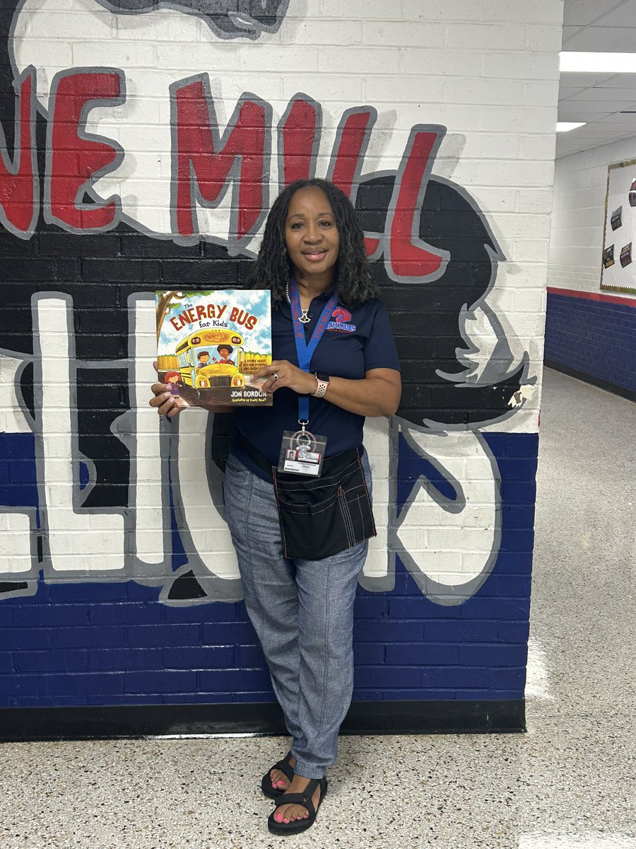 Stallions415's tweet photo. π Principalβs Book of the Month ππ
This monthβs featured book is The Energy Bus for Kids! Join us as we kick off the school year by learning the power of having a positive attitude, choosing kindness, working together, and never giving up.
#StoneMillES #Dcsd @DCSDSTEM https://t.co/rhtW7E6860