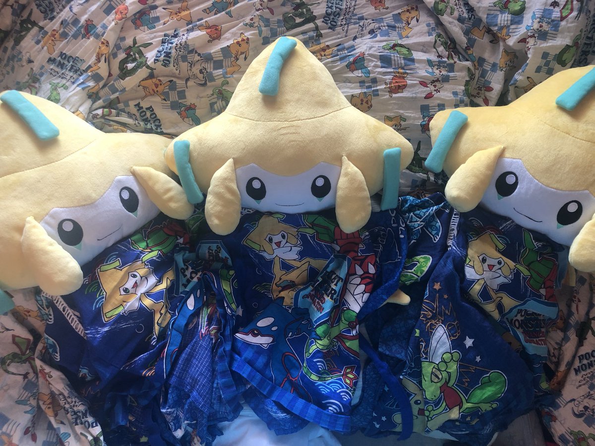 jirachi2003385's tweet photo. お仕事が辛いんだよぉ〜（泣）お布団が恋しいんだよぉ〜（泣）

#ジラーチ https://t.co/Bug7T6sOi8
