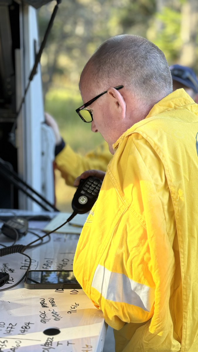 CALFIRELNU's tweet photo. The #WoodsideFire is now 90 percent contained. Crews continue mopping up remaining hotspots and securing the fire area. https://t.co/mO0yeeChjX