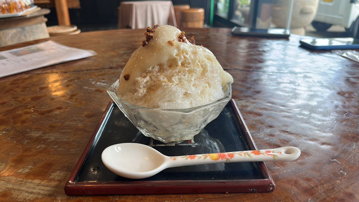 a_aki4's tweet photo. レモン大福氷🍋
とろ旨プリンと抹茶かき氷も気になる🍮🍵 https://t.co/Zyj6ArAMGS
