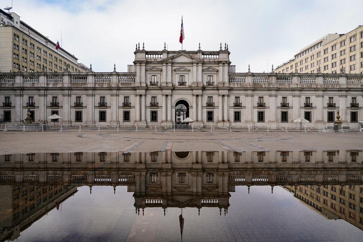Min_Undurraga's tweet photo. Hoy participé en el Consejo de Economía, realizado en el Palacio de La Moneda junto a Presidencia. Seguimos trabajando de manera coordinada para impulsar iniciativas que contribuyan al desarrollo del país, con la cultura como un eje fundamental. https://t.co/SxEZLEd2u6