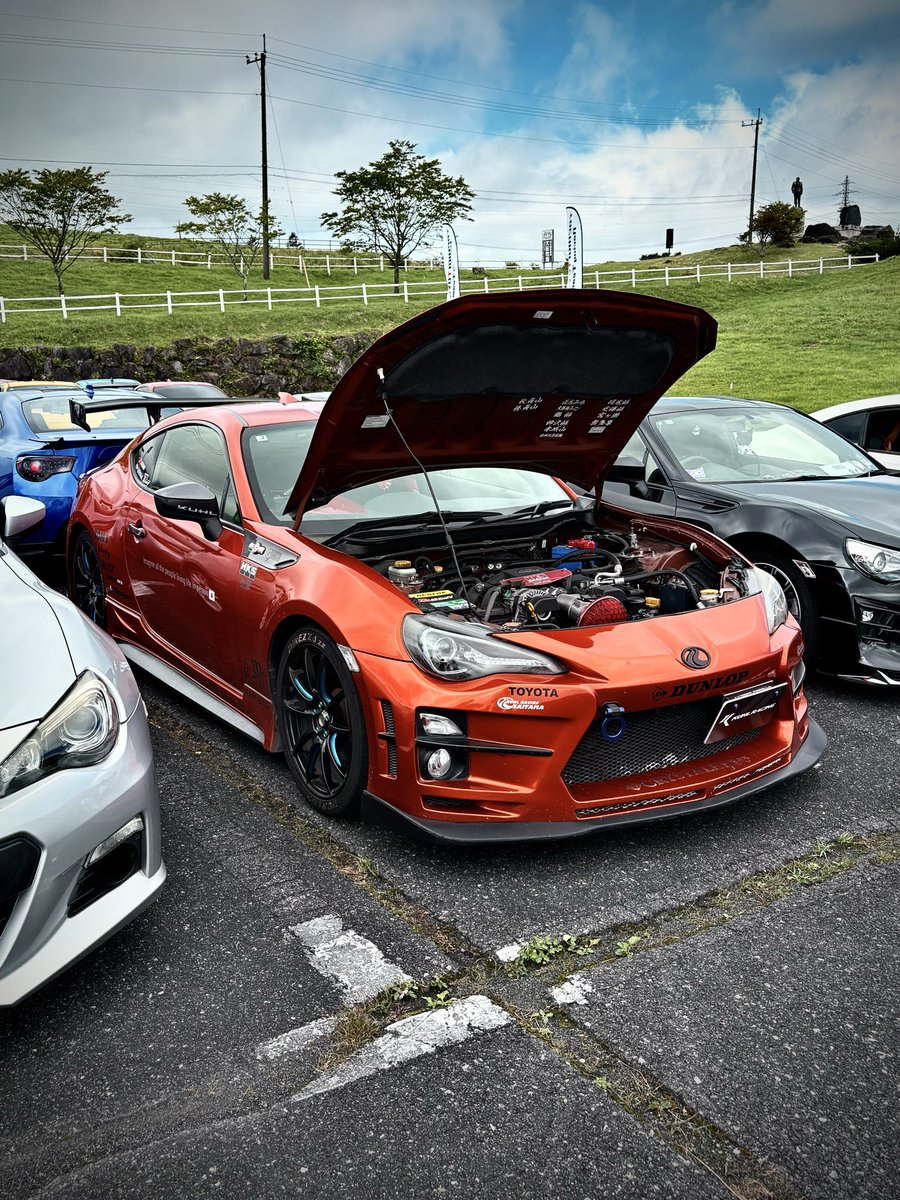 86ULTIME's tweet photo. まさか俺の横に停めてた黒86が炎上してるとはね笑 まぁ道中前走ってる時から少し変だなと感じてはいたんだけどね🙃

でも今年も色んなかっこいい86がたくさん見れて幸せだった🫶
少しでも関わってくれた方ありがとうございました🌱

#ミルクミーティング #86の日 #大笹牧場 https://t.co/9w6hrey50B