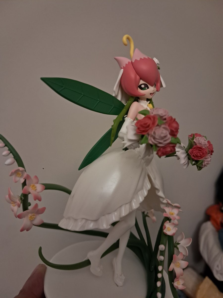 Shijishoutmon's tweet photo. Here are some close up pics of the figurine I got incase anyone is interested https://t.co/nkCojCzV5v