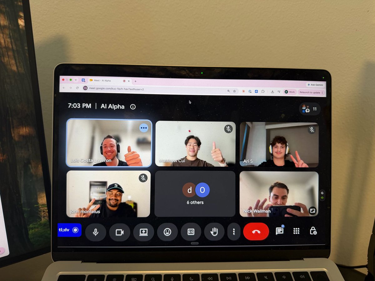 CostaLaveron's tweet photo. A cold linkedin message led to a live demo with >10 operators deep in AI & GTM.

I had the pleasure of presenting our product to
- Founders of AI startups
- GTM operators at trillion dollar tech companies
- Elite MBA candidates

All because @n_wallyy happened to be in one of the linkedin campaigns @hello_cluster created & invited me on to demo to his community.

Thanks for having me Nick!

And reminder to keep putting yourself out there.