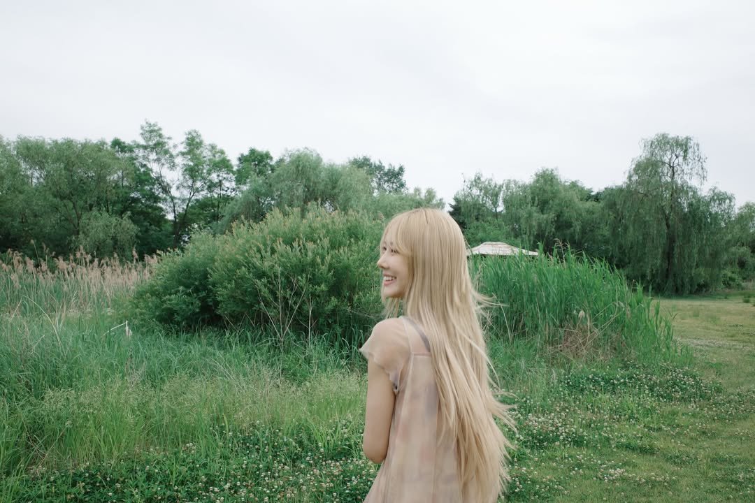 2Moori's tweet photo. [IG] 260806 YOOHYEON

Although it was eventful, looking back, it was still a happy day. Days spent with people I like are always enjoyable. I shouldn't complain.

(13p)
https://t.co/bq1H8b6xdq
#Yoohstagram https://t.co/nArB2HU6qQ