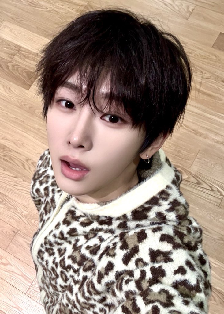 cheese_ax's tweet photo. 갸루도 안신이보단 호피덜입을듯 https://t.co/eiPH6xIdQi