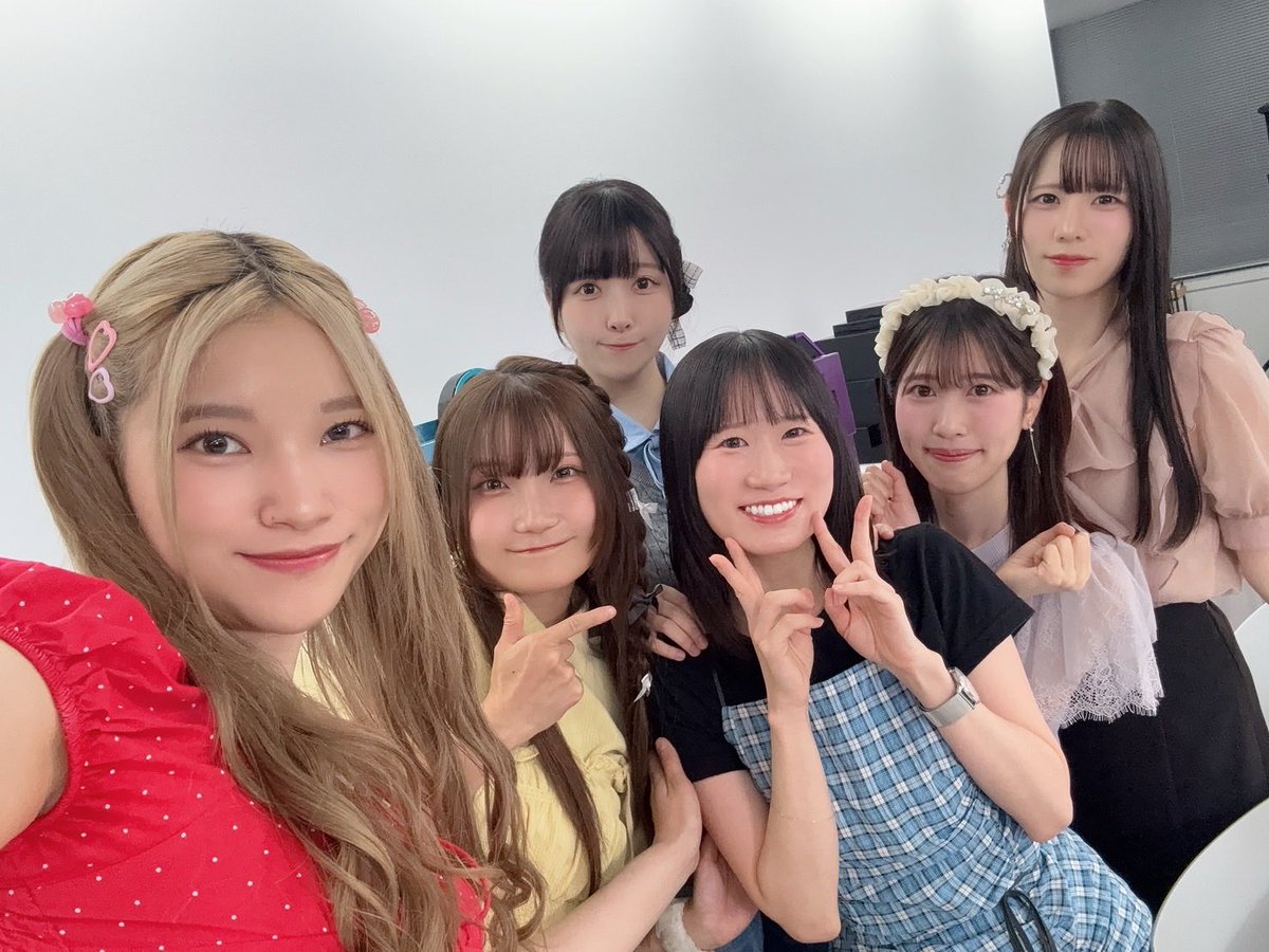 Luuuna_Sanai's tweet photo. 改めて #バンドリTVLIVE &amp; #アニメゆめみた ありがとうございました！！

大反省会と言いつつ褒めまくってしまいました……(反省)
オールスターズで久々にお話しできてめちゃくちゃ嬉しかったです🥹

都先生ユノち！！戻ってきなさい！！😭😭 https://t.co/OK7O6ZAXN2