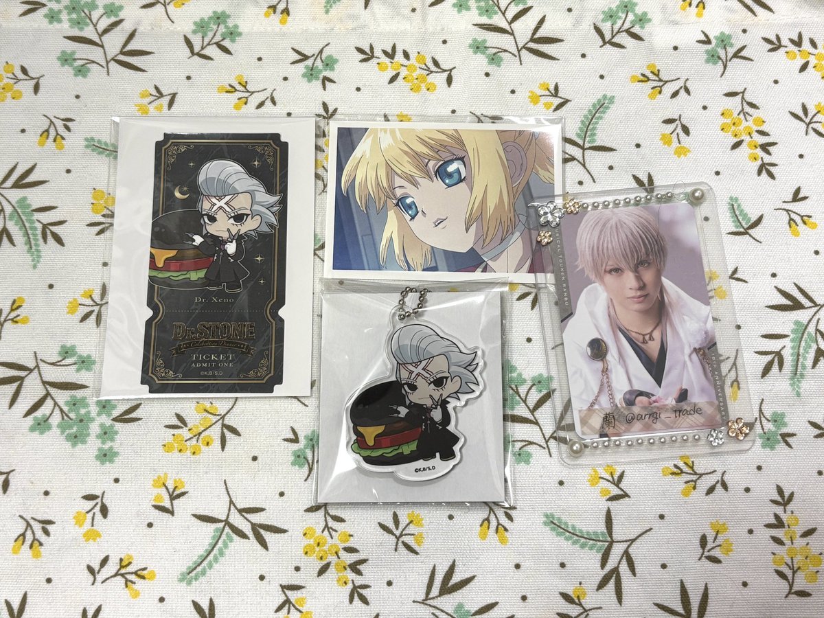 arrgi_trade's tweet photo. @xxxhanakagarin はじめまして、こんばんは。検索からのご連絡ありがとうございます。そうしましたら
ス：ゼノ⇄ゲン
ア：ゼノ⇄SAI
※特典：コハク⇄龍水
各1でのご交換は可能でしょうか？
※は難しいかと思いますので、ステッカー、アクスタのみのご交換でもご検討いただけますと幸いです。
よろしくお願い致します。 https://t.co/2j7Np1JZZO