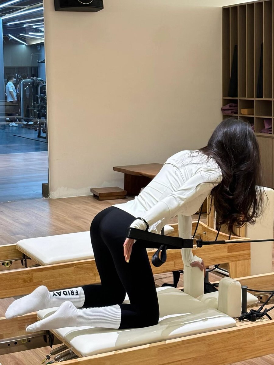 Lavenderhb's tweet photo. Pilates can indeed stretch muscles, like my almost broken patience. https://t.co/P772ItCHmE