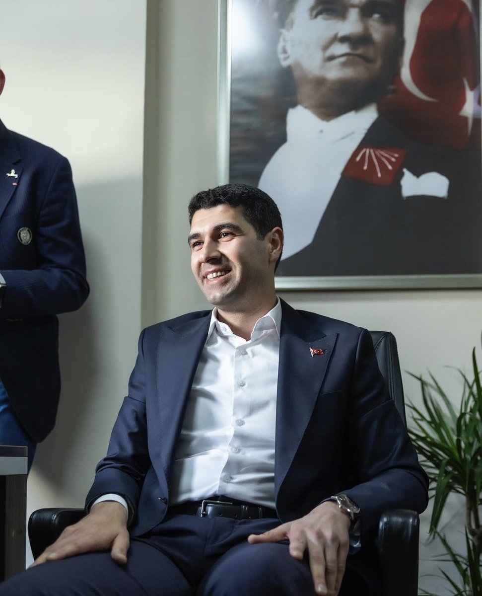 AvAliDvrmAn's tweet photo. Avcılar Belediye Başkanı Utku Caner Çaykara hakkında tahliye kararı verildi,

Hiçbir suçu olmadan 14 aydır cezaevinde yatan Çaykara, sonunda özgürlüğüne, ailesine ve sevdiklerine kavuşacak.

Darısı diğer başkan ve bürokratlarımızın başına https://t.co/vJiTfblJqh