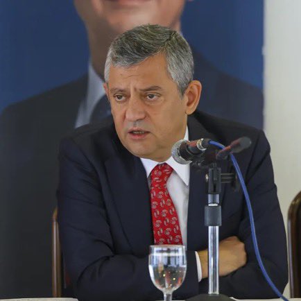 Milli_Gndem's tweet photo. Özgür Özel: (Çerçeve yasa) "Teklife imza atma çabamız yok. 

Genel olarak özensiz, kötü hazırlanmış, teknik eleştiriye açık bir teklifle karşı karşıyayız." https://t.co/pP1P9FIrie