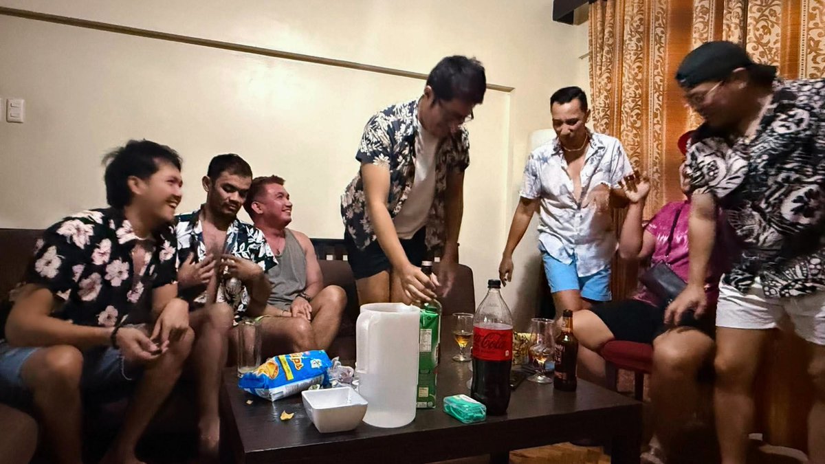 SuperdooperMD21's tweet photo. First night in Boracay Island . . . 

The Havana Inspired 

#GamitanSaBoracay
#AndersonFamily https://t.co/iVHxr8ICMa