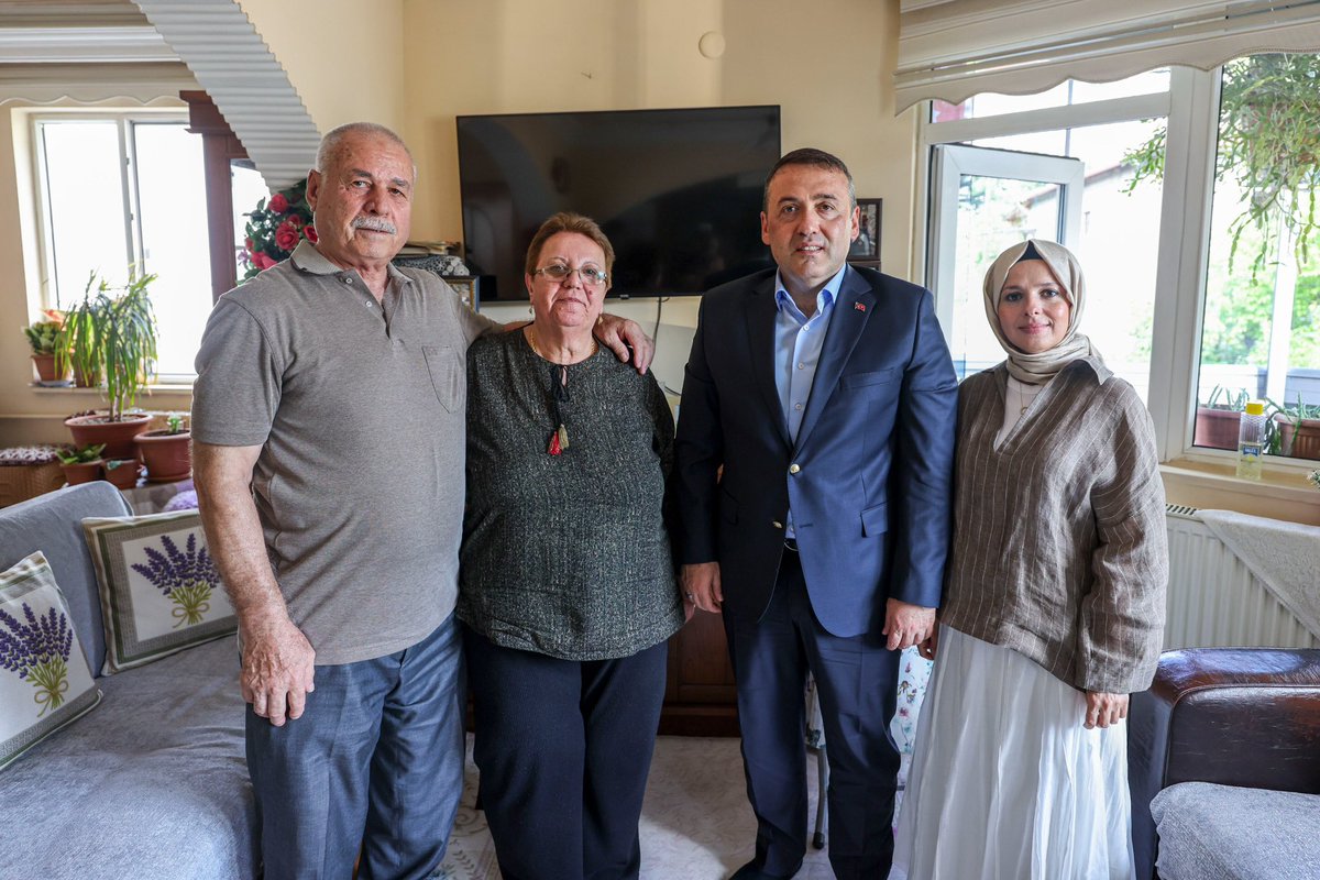 bilecikvaliligi's tweet photo. 🇹🇷 Valimiz Sayın Faik Oktay Sözer ve Hanımefendi Zeynep Sözer, Kıbrıs Gazimiz Mustafa Demirbaş’ı hanesinde ziyaret etti.

📍 Merkez / Küplü Köyü

@FaikSOZER https://t.co/Lc9YAif3Vk