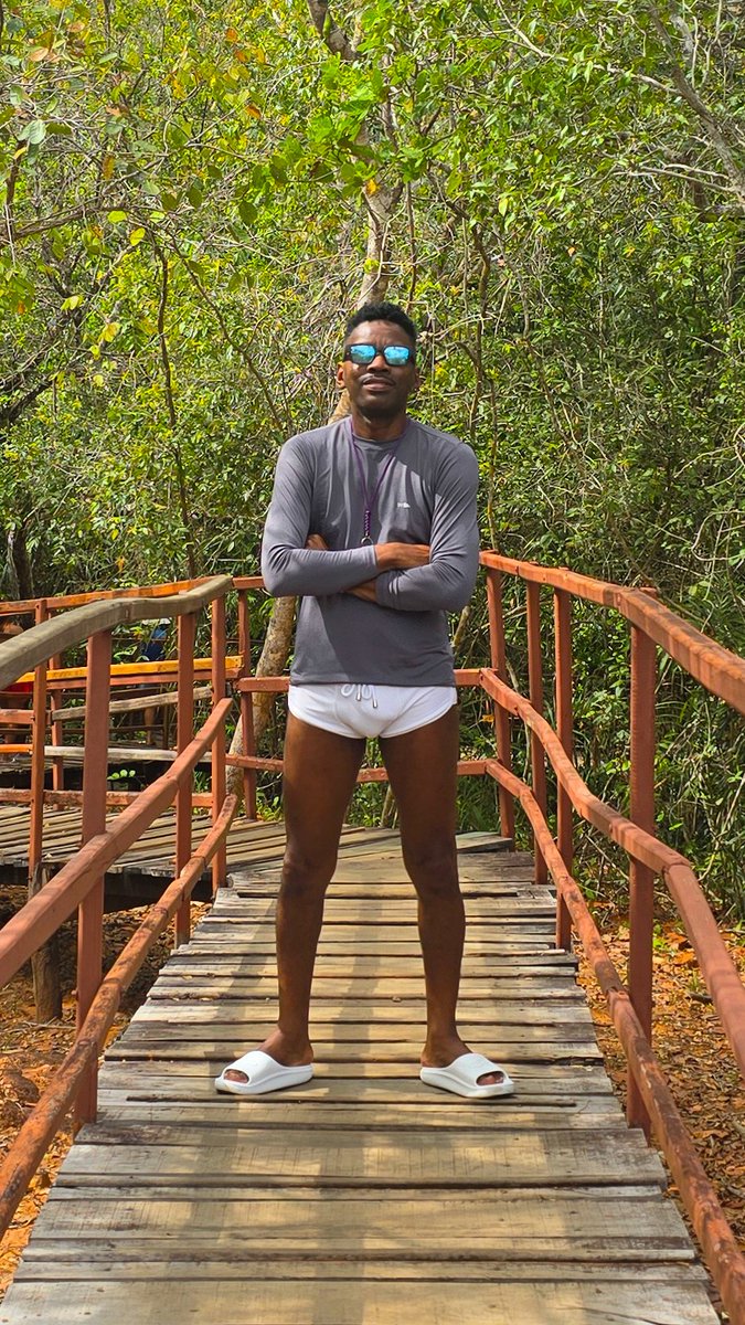 phernando179's tweet photo. "No meio do paraíso, deixando minha própria marca. 😏 https://t.co/pcW86d6fF4