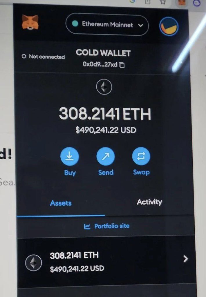 cryptogems087's tweet photo. 🗣️Drop your $ETH address, Insha’Allah I will send some 🎁 randomly.

May Allah bless you all with rizq and happiness 🧡 https://t.co/S4AmF7u79V