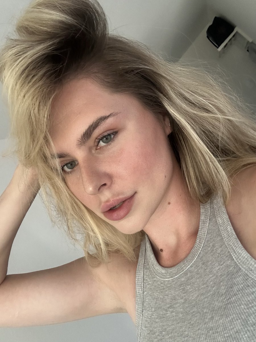 FindomNika's tweet photo. Ich hab so Lust einen Loser wie dich meine Klobrille ablecken zu lassen und einfach darüber zu lachen 😌🫱🏻‍🫲🏾 https://t.co/d62h9892Jm