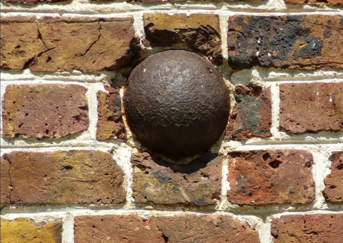 historigins's tweet photo. A cannon ball still stuck in a house from the American Revolution in Yorktown, Virginia.
Fired in 1781. https://t.co/fbXOgHYfKN