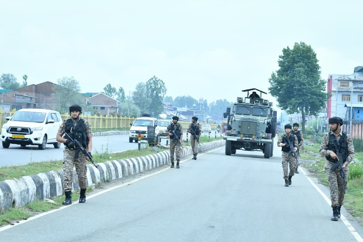 crpfindia's tweet photo. Braving rain, adverse weather and challenging terrain, #CRPF personnel along with other SFs remain on round-the-clock duty to secure the Shri Amarnath Yatra. Equipped with modern security gadgets, metal detectors & multi-layered security measures, the Force ensures thorough screening and constant vigilance, while providing assistance and support to devotees throughout the sacred journey.

Dedicated to protecting every journey of faith.

#NationFirst
#Vandematram150 
#MissionNaxalMuktBharat2026
@gpsinghips
@crpf_j
@crpf_srinagar
@KOSCRPF
@jammusector
#ShriAmarnathYatra2026
#ServiceAndLoyalty