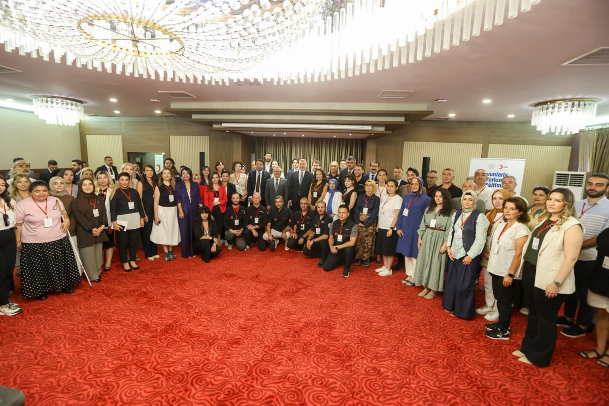 meb_adsp's tweet photo. Başkanlığımız ve Kızılay iş birliğiyle gerçekleştirilen "Oyunlarla Afet Farkındalık Eğitimi İçerik Değerlendirme ve Uygulama Kılavuzu Hazırlama Çalıştayı" Başkent Öğretmenevinde düzenlenmiştir.

@tcmeb @Yusuf__Tekin @bilalmacit
@MetinTayarer https://t.co/Djy7SDP4AG