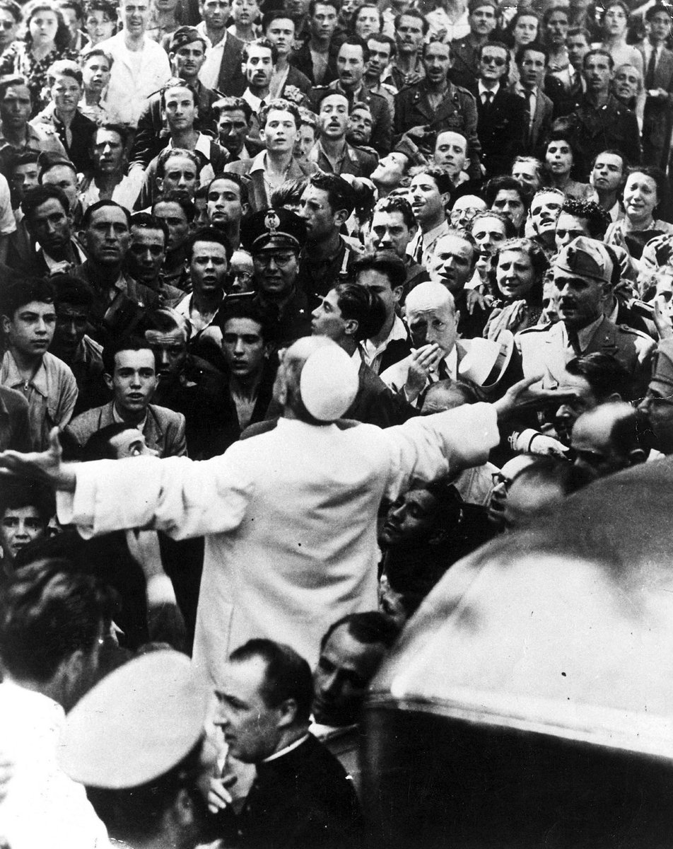 JaimeMercant's tweet photo. Ante los “patriotas” que reivindican una guerra contra Marruecos, sin importarles la calamidad que supondría esto y obviando los presupuestos morales que enseña la Iglesia, me viene a la cabeza esta cita de Pío XII:

«Nada se pierde con la paz; todo puede perderse con la guerra». https://t.co/OT7Kux6BqU