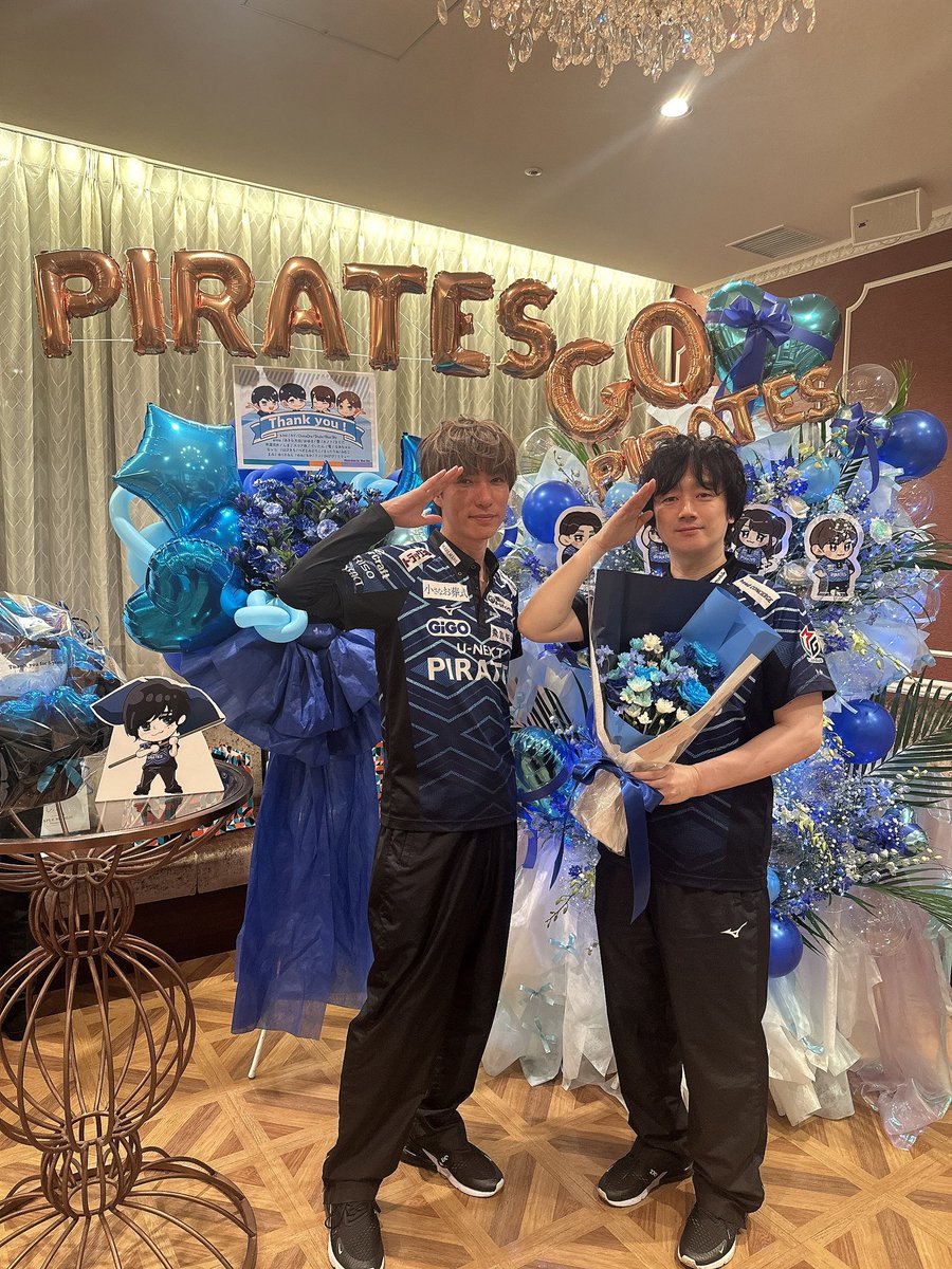 yu_suzuki_ABC's tweet photo. 最後の感謝祭が終わってお疲れ様会をしてました🏴‍☠️
今日を境に新しいPiratesは結果で語れるチームでありたいと強く思ってます🀄️
剛さん8年間お疲れさまでした🤖ご来場くださった方、配信を観てくださった方、そして1年間Piratesを応援してくださったすべての皆様、本当に本当にありがとうございました！ https://t.co/dyCKlsLdA0
