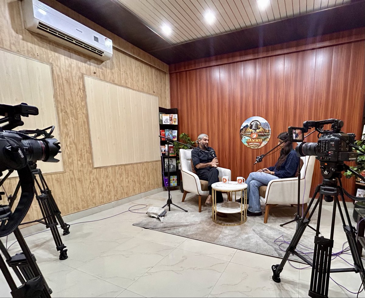 AvdMotion's tweet photo. Podcast at @ddnews_jammu 
@diprjk about the filmmaking scenario in #jammu and my life experiences. https://t.co/V3Scnv4v6M