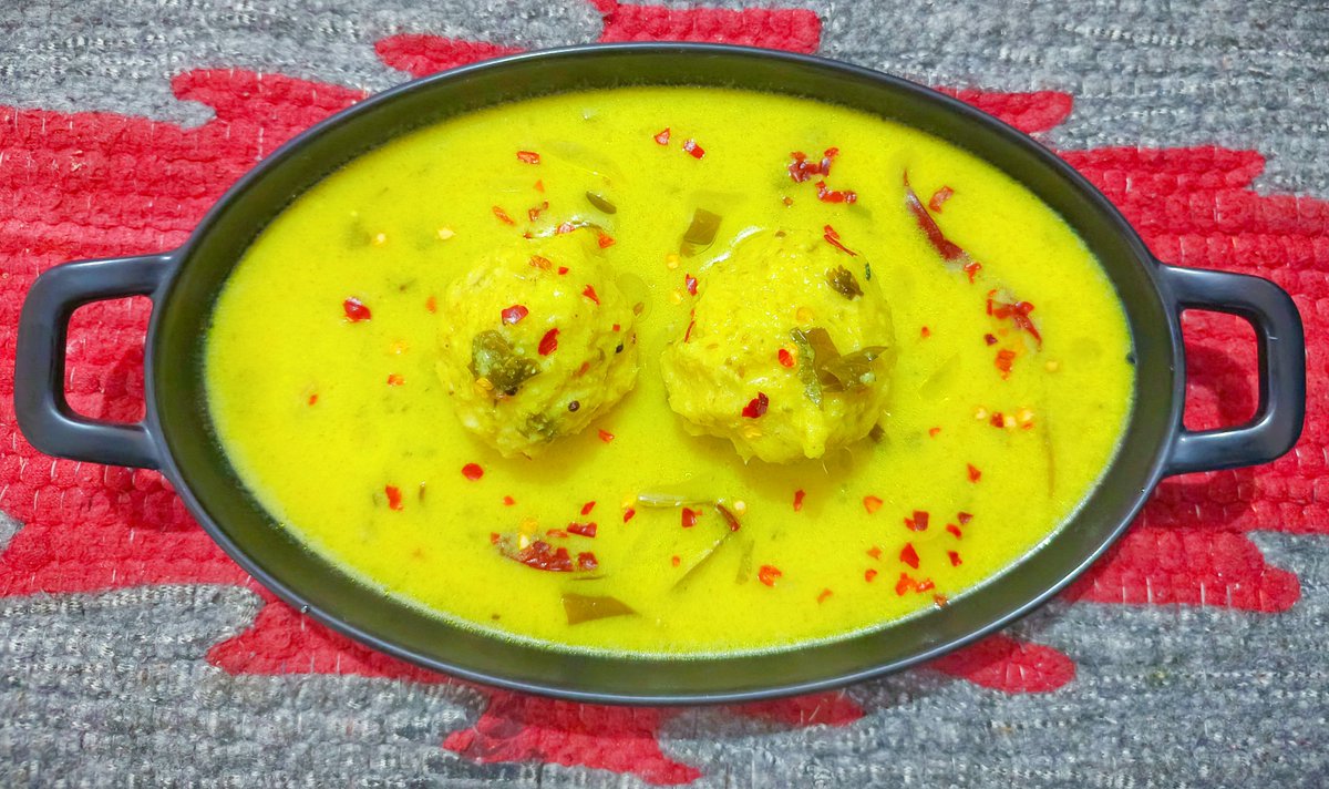 MUKULISLEO's tweet photo. कढी गोळे..!!!

#Dad_s_recipe...

Mixed pulses soaked and coarsely ground with other ingredients cooked in a curd and gram flour-based curry seasoned our style; Enjoy..🙏🏼👨🏼‍🍳🤘🏼 https://t.co/OZq3sUnQMP