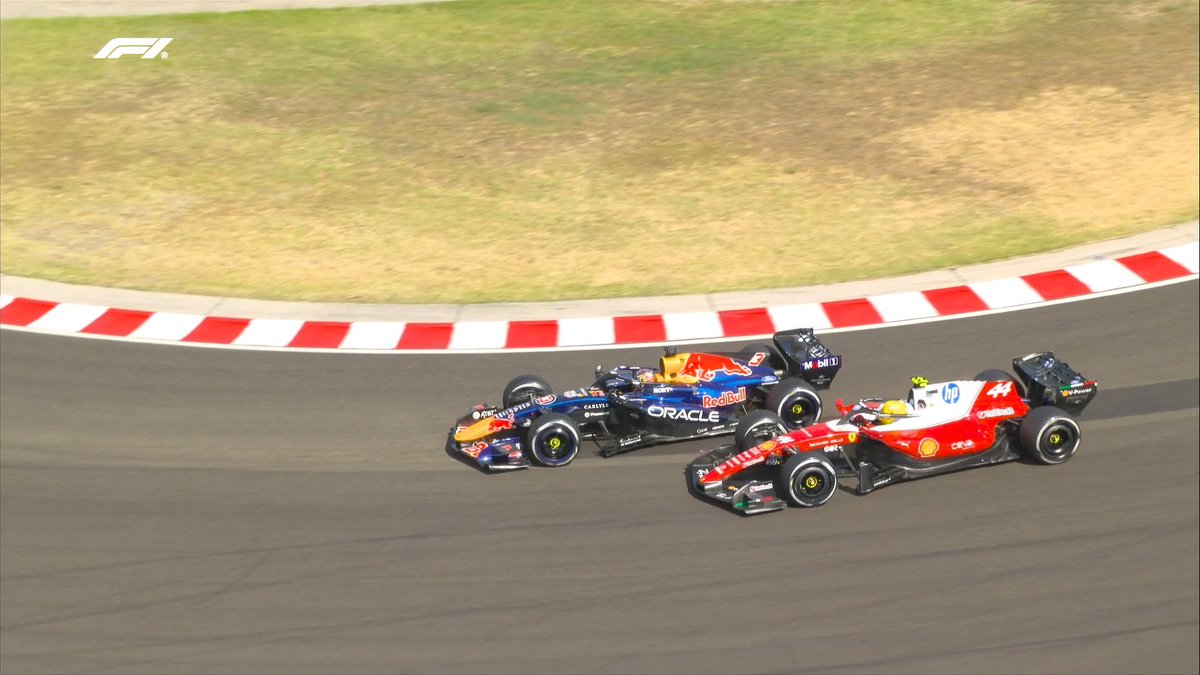 _MadMax33_'s tweet photo. @hammertimev @JahMayCan Yeah, so you want the FIA to give a penalty to Max for that, so Hamilton can't defend his position. It's the FIA's job to do it. 😭😭😭 Pathetic https://t.co/FN4qhWKxJk