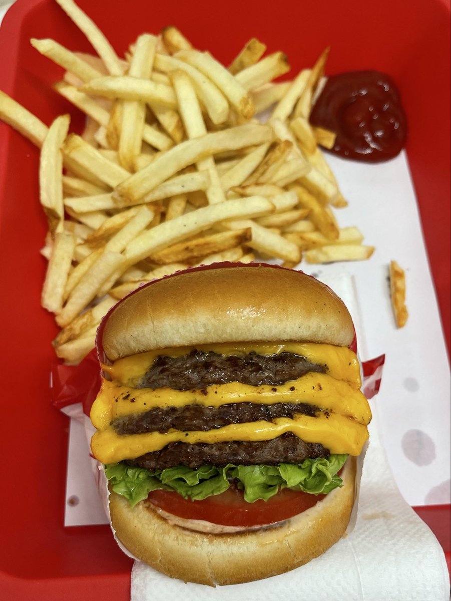 cimmerian_v's tweet photo. I dream of a world without burrito

Everything will be burger https://t.co/qiEiR3lzaP