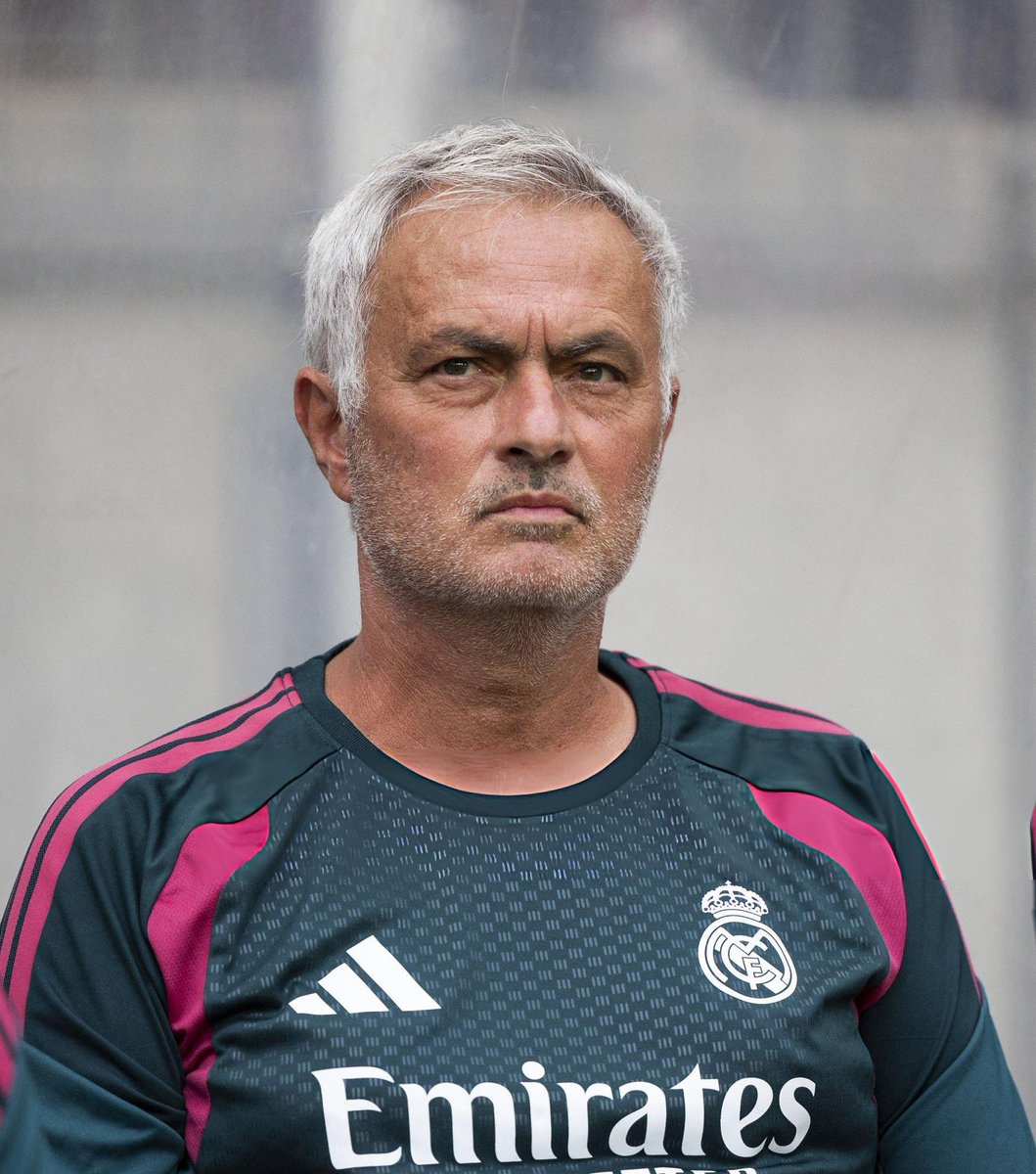 AdriRM33's tweet photo. 🚨 José Mourinho está flipando en colores. Él quiere un mediocentro.

El enfado es mayúsculo, no se puede creer lo que ha pasado.

{ @Sergivalentin_ } https://t.co/lbI4NbnTs8