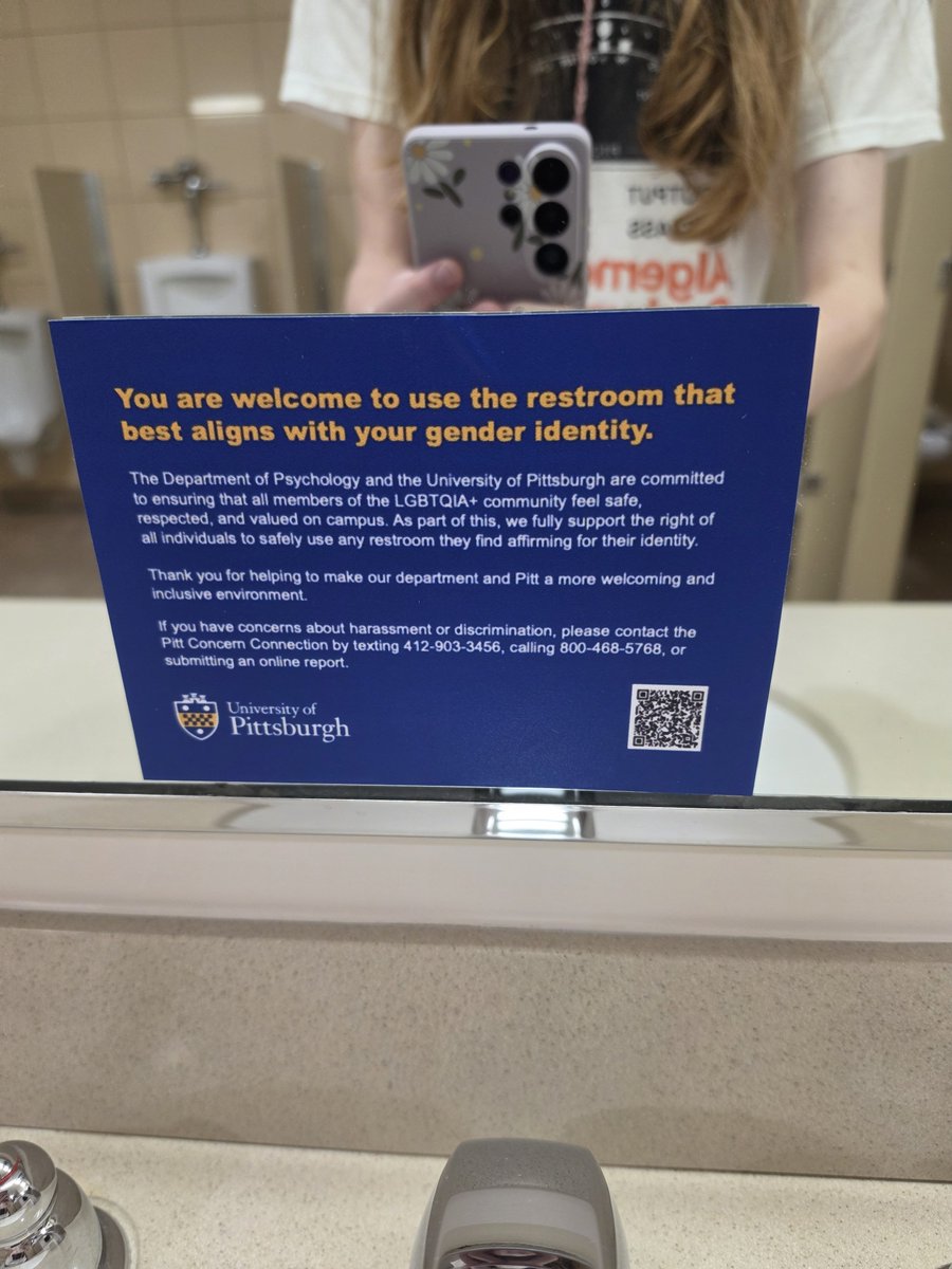 sabrina52198060's tweet photo. these signs are everywhere in sennott except for the cs floor #chuddytype https://t.co/1Dw4eyRx51