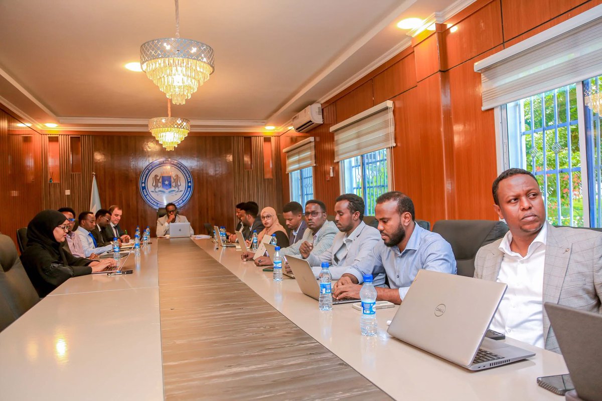 MoEWRSo's tweet photo. @MoEWR welcomed a FAO technical delegation at its Headquarters in Mogadishu to discuss the implementation of the Jowhar Offstream Storage Project (JOSP), including progress, priorities, and next steps.
#Somalia #JOSP #FAO https://t.co/Zql5G8Ezve
