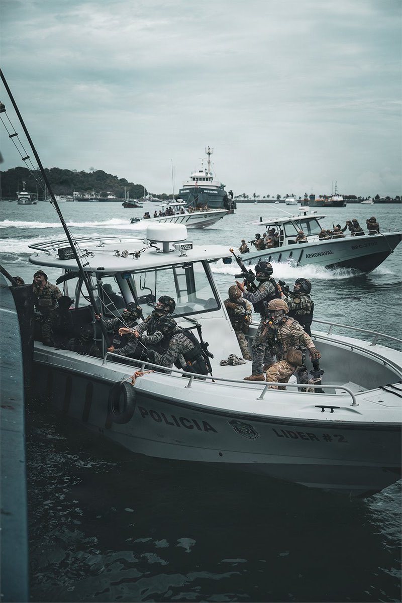 HermanCsalley's tweet photo. Members of Panama's National Aeronaval Service and National Police Tactical Anti-Drug Operations Unit conduct visit, board, search and seizure training in the Bay of Panama, July 20, 2026.

#MARFORSOUTH #PANAMAX2026 #MaritimeSecurity https://t.co/3wQtzHZ9qD