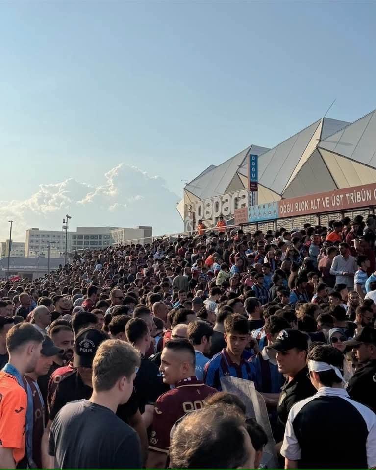 FCmert's tweet photo. Muhammed Salah İmza töreni
Papara Park
6 Ağustos 2026
18:15
#Trabzonspor https://t.co/SfxkgeFJy9