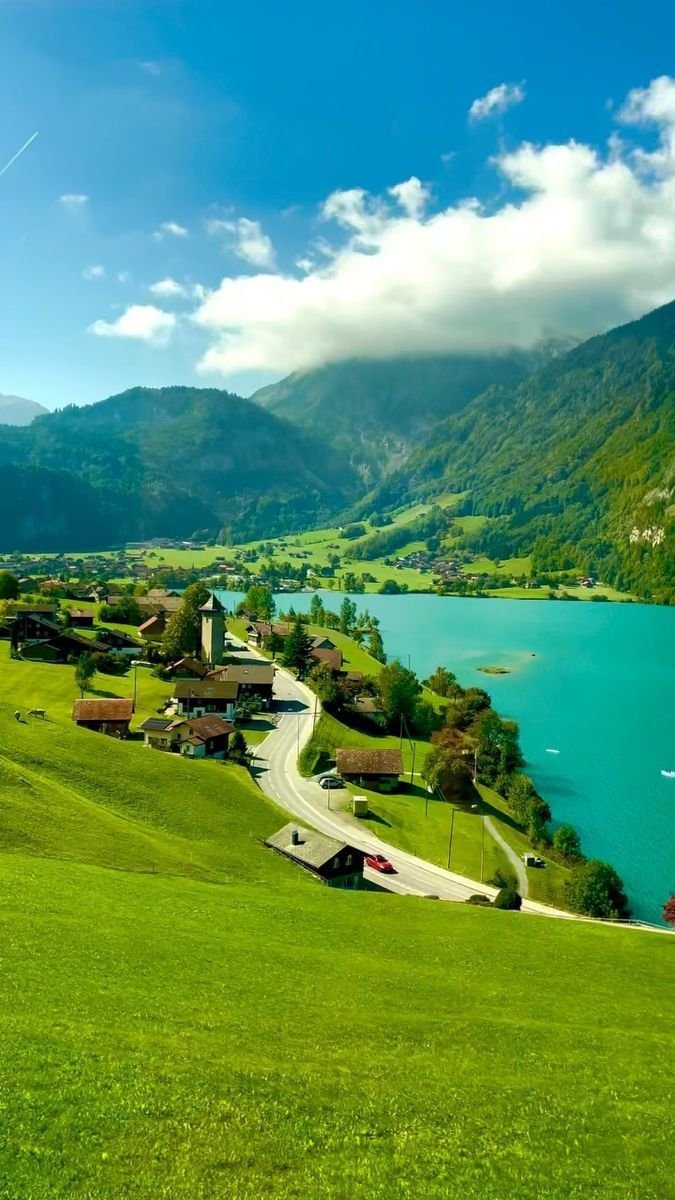 Worldviewes51's tweet photo. Lake view, Switzerland https://t.co/pJTGoSEabO