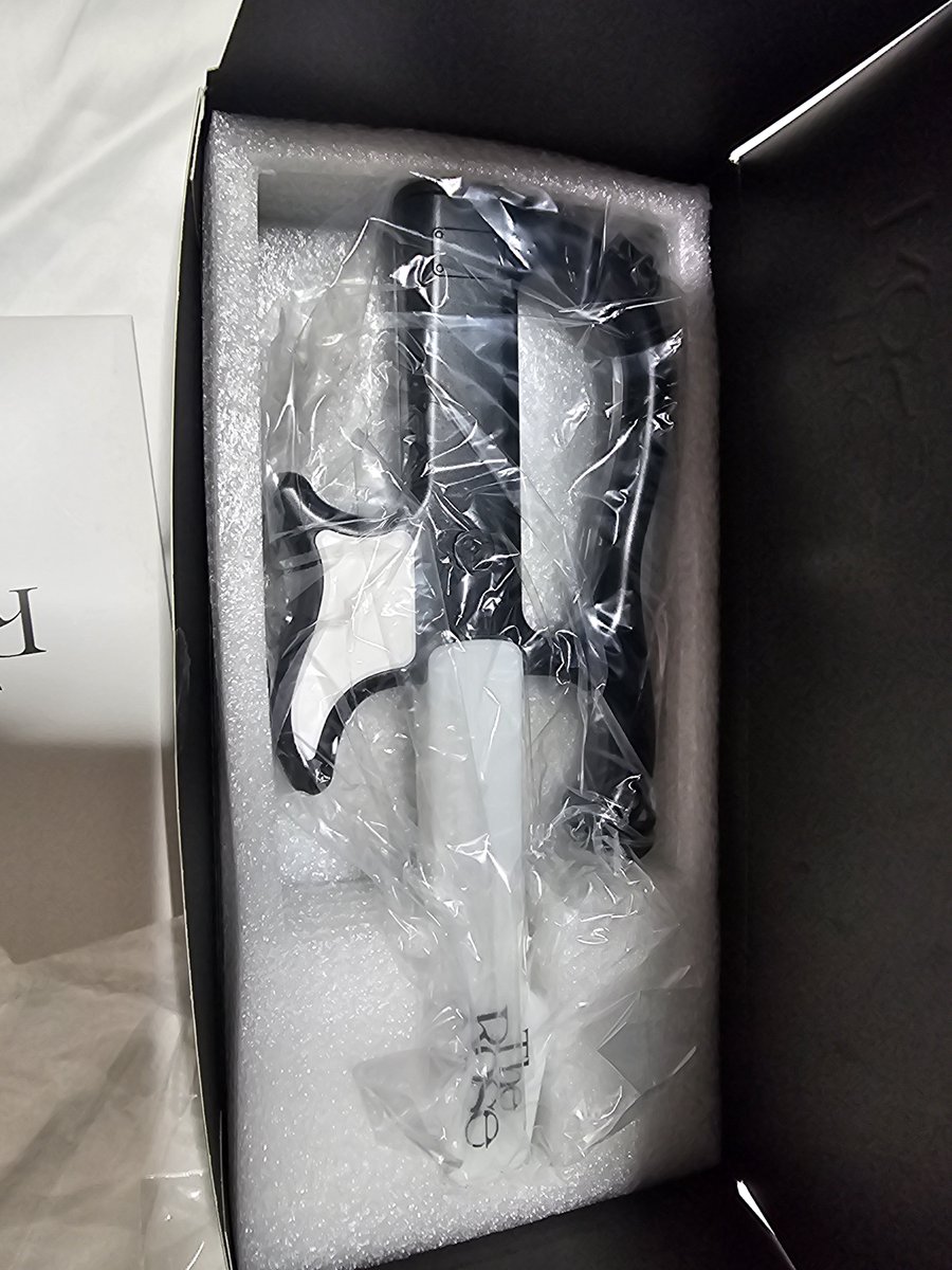 KSornpratum's tweet photo. WTS Official Rostar lightstick v2
ขาย 1300 รวมส่งค่ะ
#ROSETOPIA_in_Bangkok https://t.co/bvI9s0wnEo