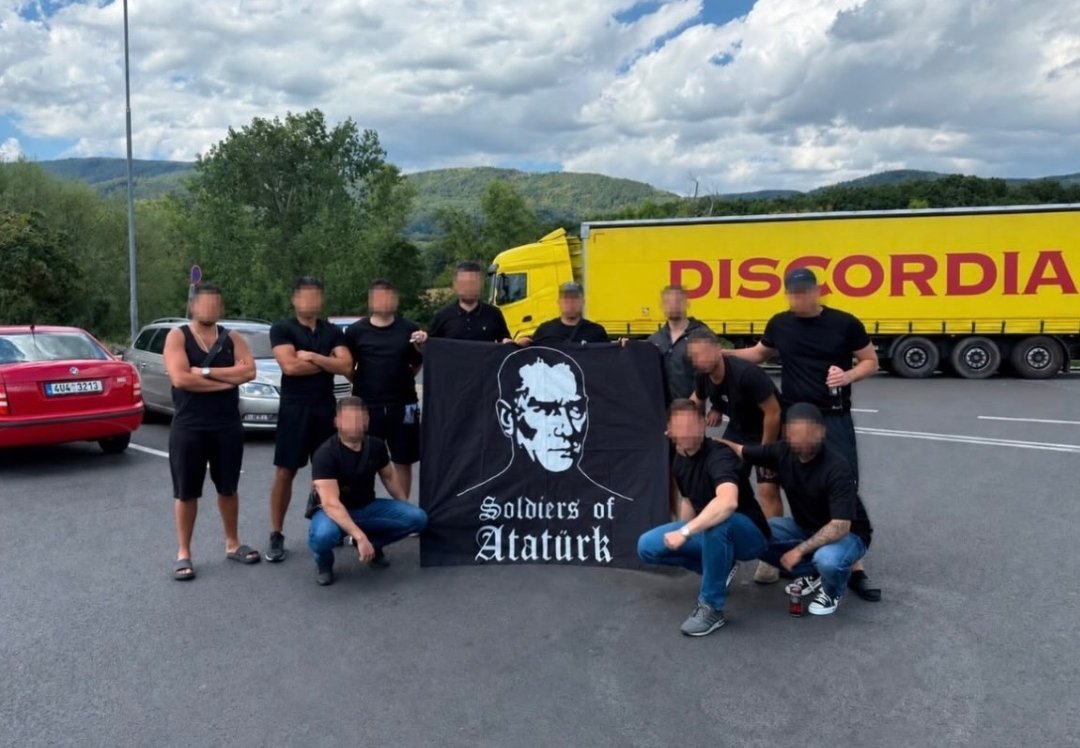 carsidefenders's tweet photo. 📍hradec králové 🦅🇹🇷 https://t.co/SpLNSo1Rgl