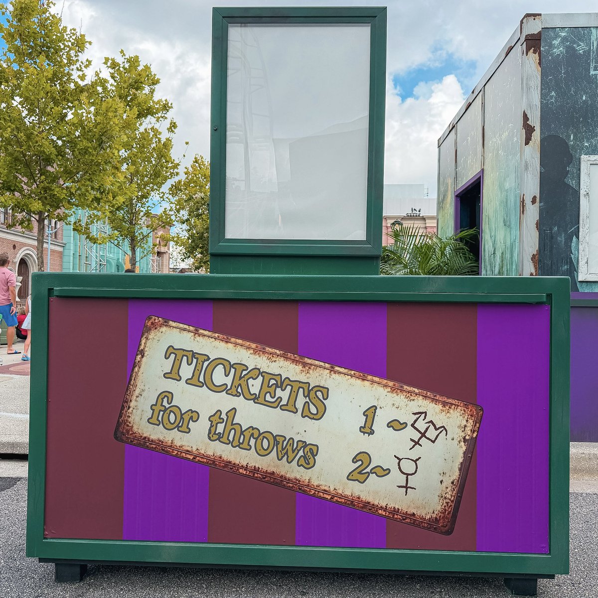 OrlandoInformer's tweet photo. Additional Halloween Horror Nights food booth updates have arrived at Universal Orlando. 🎃 #HHN35 https://t.co/rMJ4wN7SNy