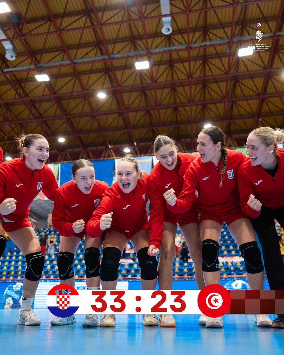 HRS_CHF's tweet photo. 🇭🇷 | 𝐌𝐥𝐚đ𝐞 𝐣𝐮𝐧𝐢𝐨𝐫𝐤𝐞 | 
Hrvatska je svladala Tunis 33:23 i izborila borbu za 17. mjesto na IHF Svjetskom prvenstvu! 💪

Sutra u 17:30 slijedi posljednji susret protiv pobjednika dvoboja Portugal 🇵🇹 – Brazil 🇧🇷.

Idemo cure! 🫶

#crohandball https://t.co/TB33VJ932s