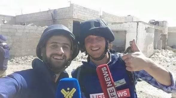 almo2tasem91's tweet photo. سومر حاتم من اللاذقية 
 مراسل حربي لقناة المنار 
وكان ينسب جميع المجـازو يلي قام به النـظام الاسد وجماعة حـزبالة كان ينسبهم للثوار ولجبهة النصرة ..
صفحاته كانت مليانه بشماته على قصف المدنيين والثوار 
 اليوم سومر باللاذقية وفاتح فرع للتدريب الإعلامي حتى يطلع اعلاميين منافقين وكاذبين متله
وعم يعطي شهادات إعلامية 
أين وزارة الاعلام من هل الشبيحة؟؟